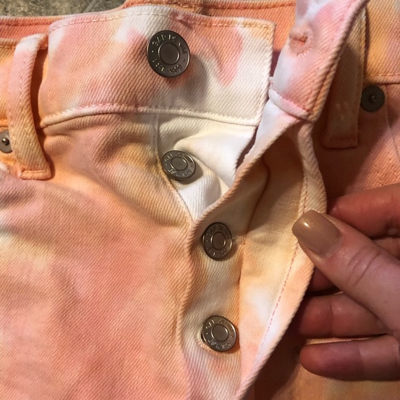 GAP Cheeky Tie Dye Denim Short - Picture 10 of 16